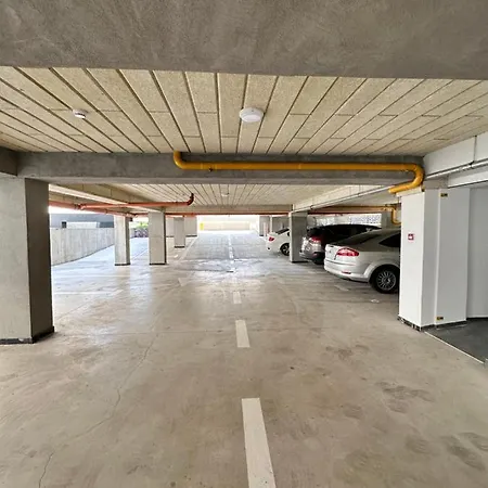 Apartment Residence *